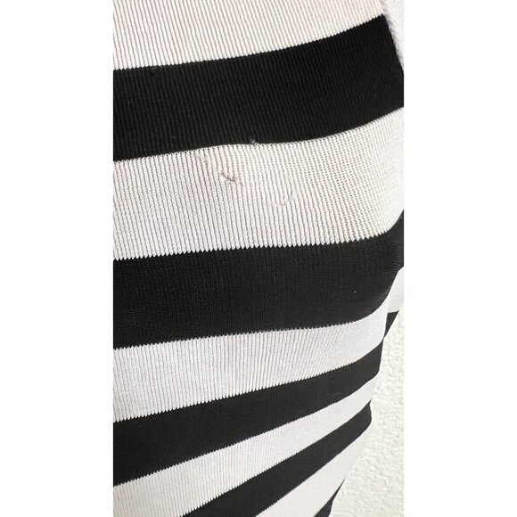 VTG BCBG Black & White Stretchy Short Sleeve Shirt- Size Small - Picture 5 of 5